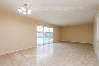 6012 W Medlock Dr in Glendale, AZ - Building Photo - Building Photo