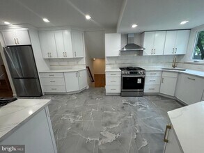 355 Cherry Hill Blvd in Cherry Hill Township, NJ - Building Photo - Building Photo