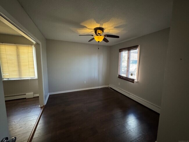 35 Evers St in Bridgeport, CT - Building Photo - Building Photo
