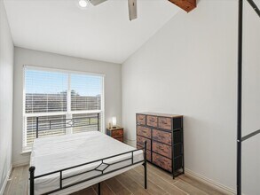 7010 Lakeshore Dr in Rowlett, TX - Building Photo - Building Photo