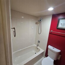 6575 W Oakland Park Blvd, Unit 404 in Lauderhill, FL - Building Photo - Building Photo