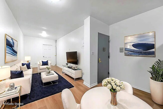 327 E 10th St in New York, NY - Foto de edificio - Building Photo