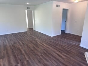 2106 Crespi Ln in Westlake Village, CA - Building Photo - Building Photo