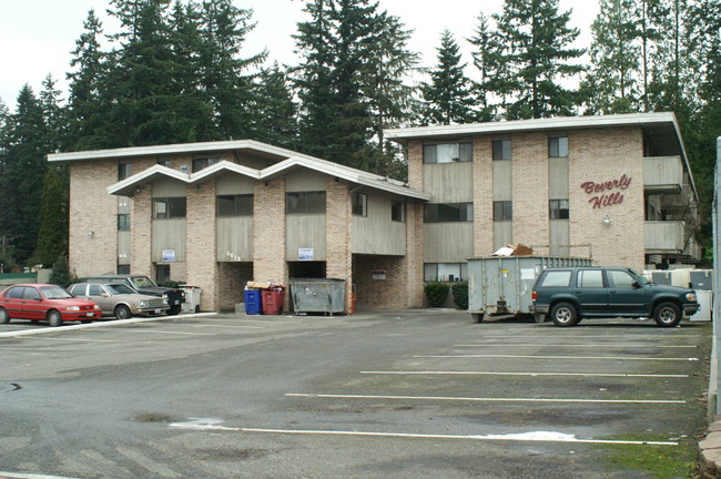 Beverly Hills Apartments in Everett, WA - Building Photo - Building Photo