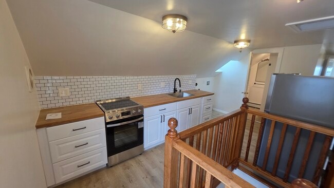 57 Lawrence St, Unit 3 in Everett, MA - Foto de edificio - Building Photo