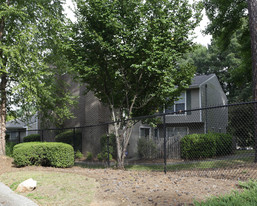 Woodchase Townhouses Apartments