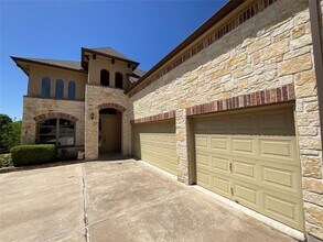121 W Adelanta Pl in Round Rock, TX - Building Photo - Building Photo