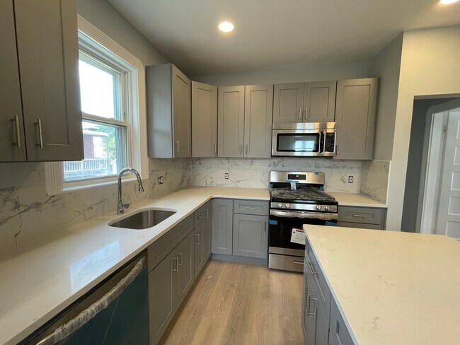 44 Ashley St, Unit 2 in Boston, MA - Building Photo - Building Photo