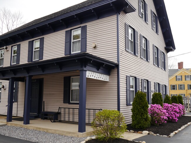 8 School St in Brunswick, ME - Building Photo - Building Photo