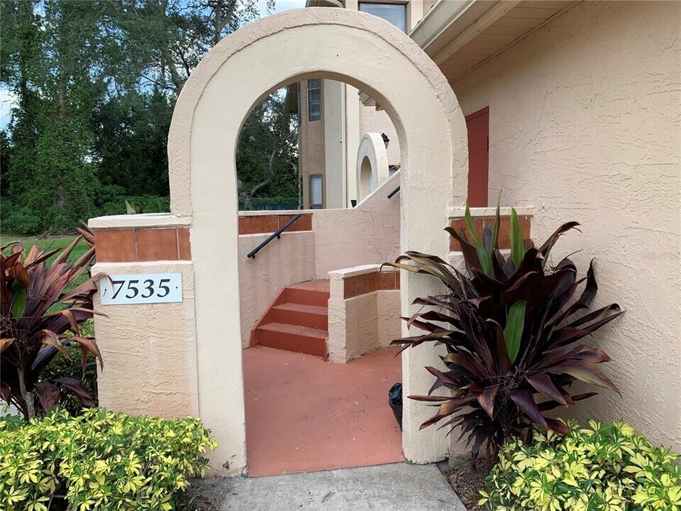 7535 Sugar Bend Dr in Orlando, FL - Building Photo