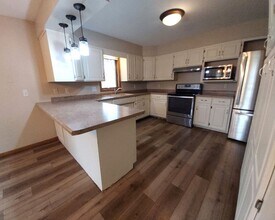 222 10th St in Hudson, WI - Building Photo - Building Photo