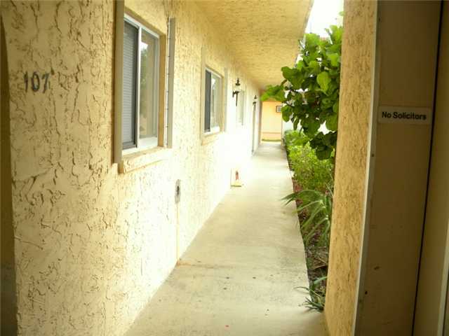 2305 S Federal Hwy in Boynton Beach, FL - Building Photo - Building Photo