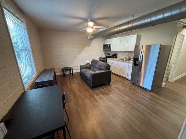 637 Washington St in Eden, NC - Building Photo - Building Photo