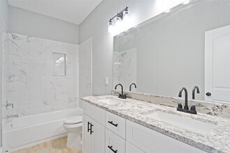 3710 Rockingham St in Houston, TX - Building Photo - Building Photo