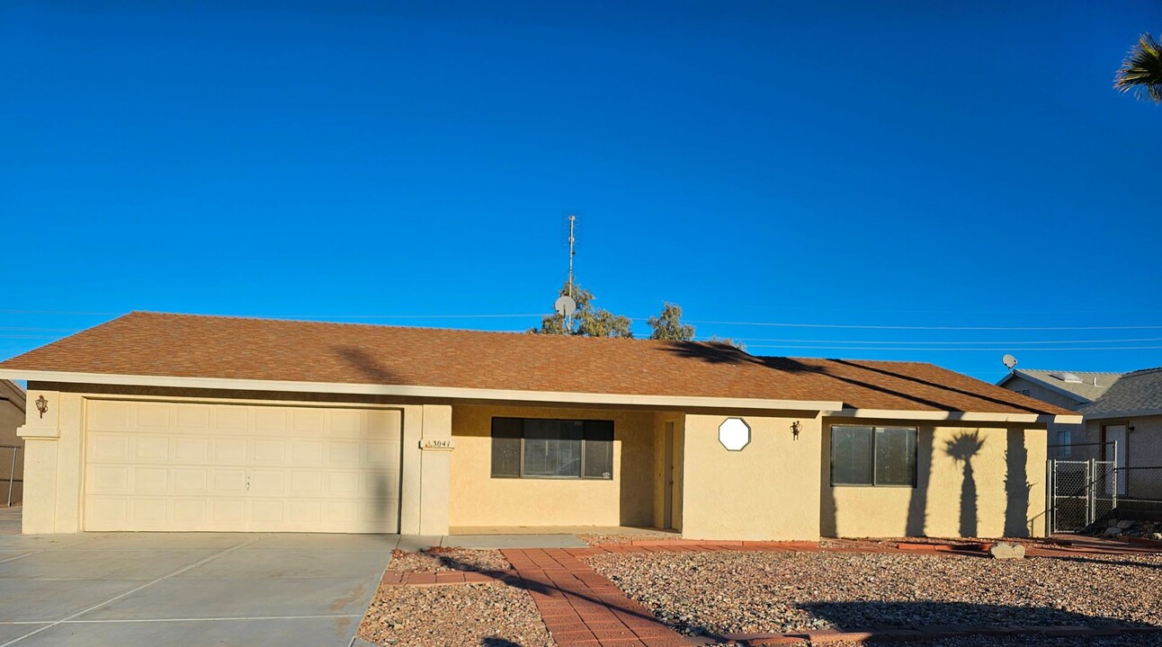 3041 Crater Dr in Lake Havasu City, AZ - Building Photo