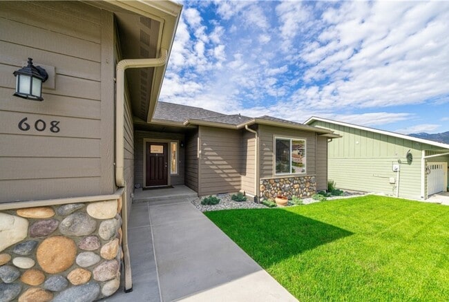 608 Havenwood Dr in Manson, WA - Building Photo - Building Photo