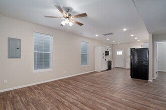 327 S Florence Ave in Springfield, MO - Building Photo - Building Photo