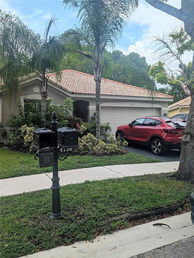 4136 Pine Ridge Ln in Weston, FL - Building Photo - Building Photo