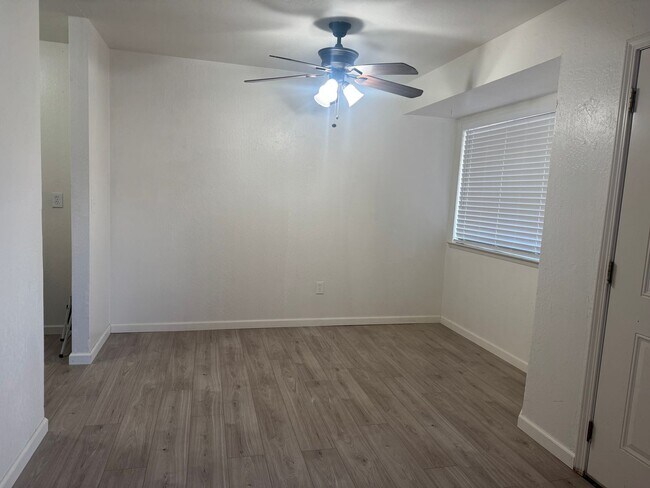 125 Tabor Ave in Fairfield, CA - Building Photo - Building Photo