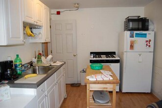 84 Transit St, Unit 2L in Providence, RI - Foto de edificio - Building Photo