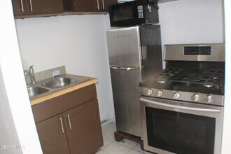 2203 Magoffin Ave in El Paso, TX - Building Photo - Building Photo