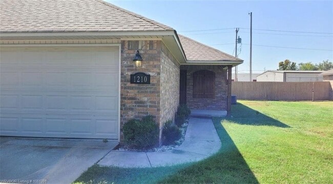 1212 Mesa Dr in Fort Smith, AR - Building Photo - Building Photo