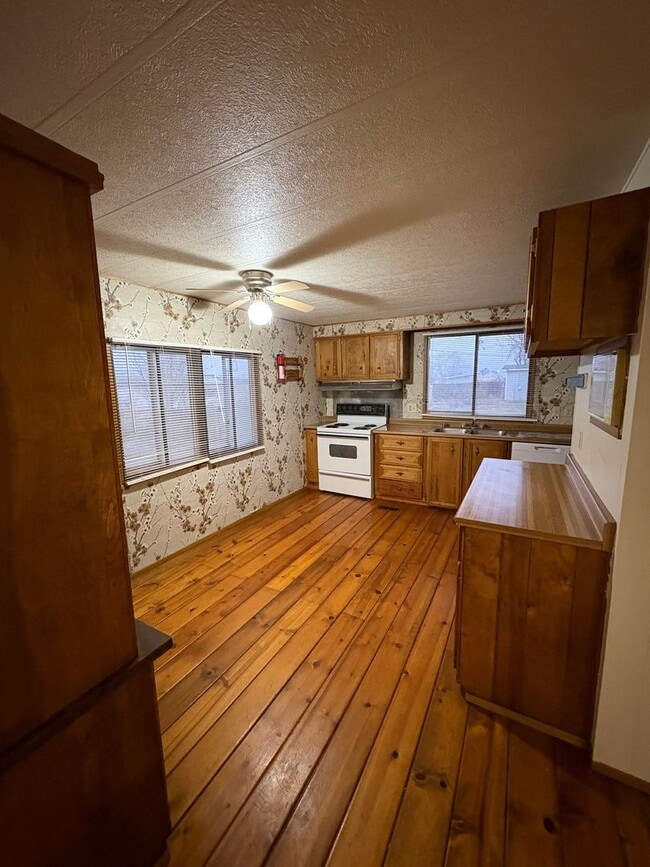 1926 Rd 17.5 NW in Ephrata, WA - Building Photo - Building Photo