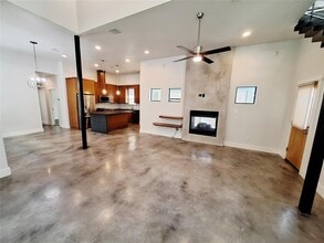 607 Peacock Ln in Austin, TX - Building Photo - Building Photo