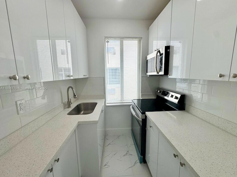 856 SW 6th St, Unit 102 in Miami, FL - Foto de edificio