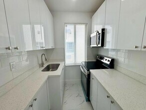 856 SW 6th St, Unit 102 in Miami, FL - Building Photo - Building Photo
