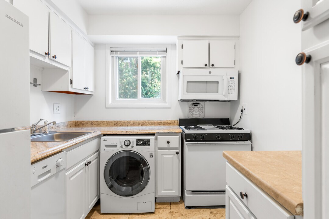 Ballston Garden Apartments in Arlington, VA - Building Photo