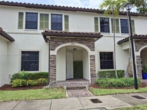 9320 W 33rd Ln in Hialeah, FL - Building Photo - Building Photo