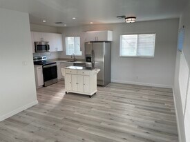 4911 NE 19th Ave, Unit Unit 4 in Fort Lauderdale, FL - Building Photo