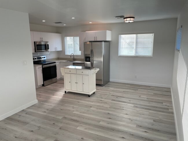 4911 NE 19th Ave, Unit 4