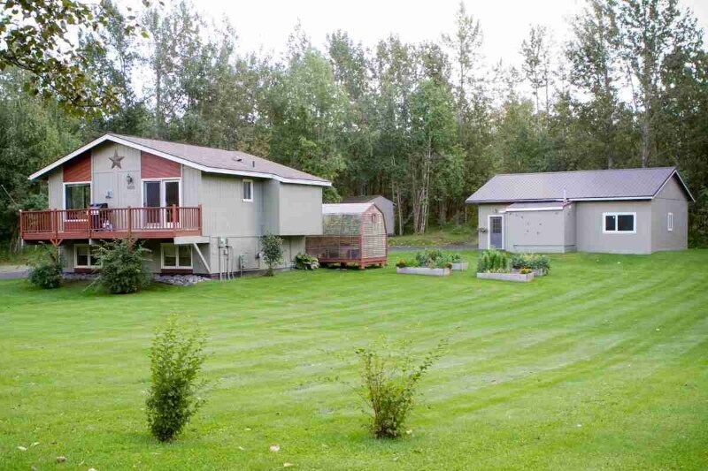 6070 E Dearborn Dr in Palmer, AK - Building Photo