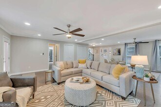 6805 Wright Rd NE in Sandy Springs, GA - Building Photo - Building Photo