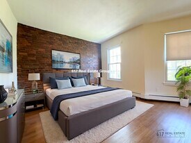 62 S Huntington Ave in Boston, MA - Building Photo