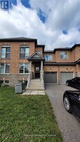 40 Kawana Rd in Brampton, ON - Building Photo
