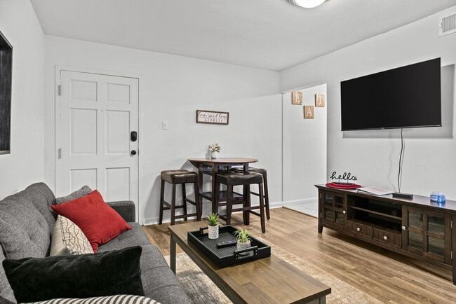 250 Little St in Athens, GA - Foto de edificio - Building Photo