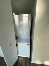 201 N Westshore Dr, Unit 3003 in Chicago, IL - Building Photo - Building Photo