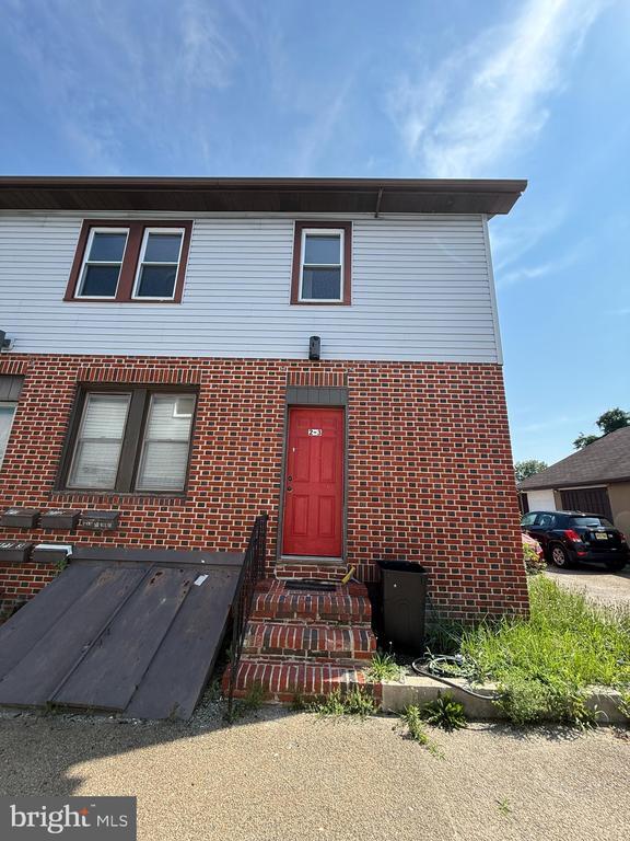 property at 178 N Broadway