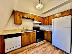 321 A St in Kerrville, TX - Building Photo - Building Photo