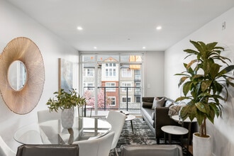 The Vue in Victoria, BC - Foto de edificio - Building Photo