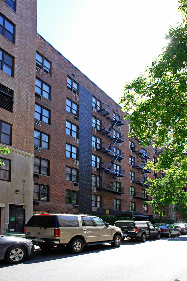 147-151 W 16th St in New York, NY - Building Photo - Building Photo