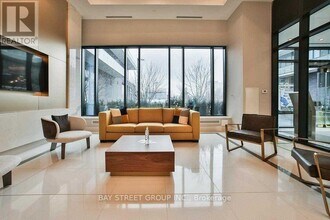 65-65 Watergarden Dr in Mississauga, ON - Building Photo - Building Photo