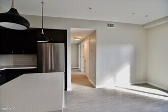 120 Savin Hill Ave-Unit -Unit 307 in Boston, MA - Foto de edificio - Building Photo