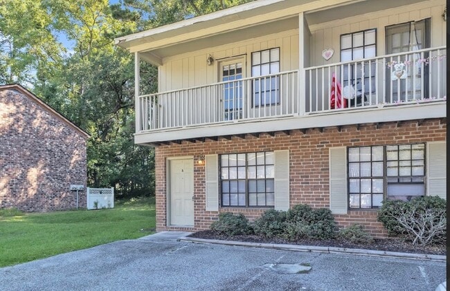 102 Kimeran Ln in Summerville, SC - Building Photo - Building Photo