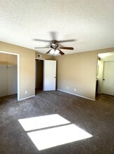27949 Tyler Ln in Santa Clarita, CA - Building Photo - Building Photo