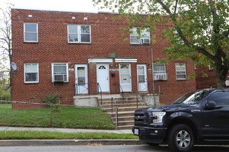 849-851 48th St NE in Washington, DC - Building Photo - Building Photo