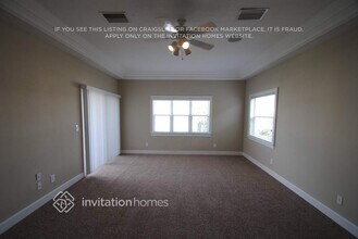 6573 Simone Shores Cir in Apollo Beach, FL - Foto de edificio - Building Photo